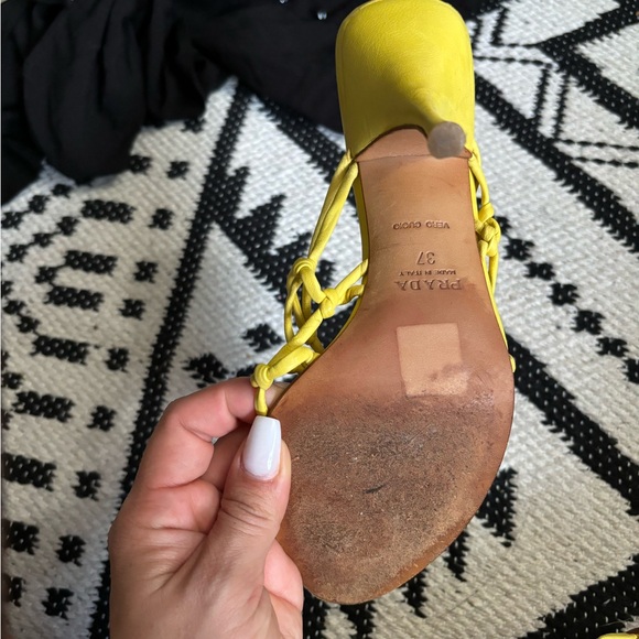 Prada heels - Picture 2 of 4